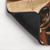 analoge camera in leder bruin hoesje muismat (Hoek)