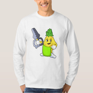 Ananas als hairdresser met schaar en schaar t-shirt