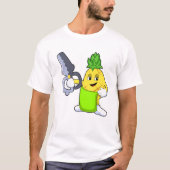 Ananas als hairdresser met schaar en schaar t-shirt (Voorkant)