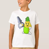 Ananas als hairdresser met schaar en schaar t-shirt (Voorkant)
