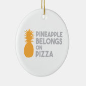 ananas behoort tot de pizza keramisch ornament (Rechts)
