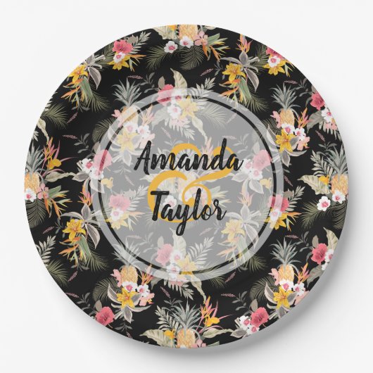 Ananas en bloemen op zwart papieren bordje (Voorkant)