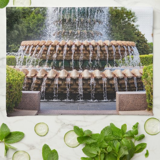 Ananas fontein Charleston, SC Theedoek (Gevouwen)