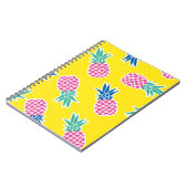 Ananas Frenzy: Heldere Cartoon . Notitieboek (Linkerzijde)