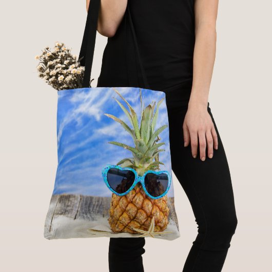 ananas in zonnebrillen met zeester tote bag (Dichtbij)