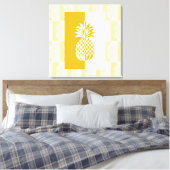 Ananas Kunst | Modern Goud en Wit Canvas Print (Insitu (Slaapkamer))