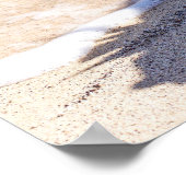 Ananas Leaning op Rocks bij het strand Poster (Hoek)