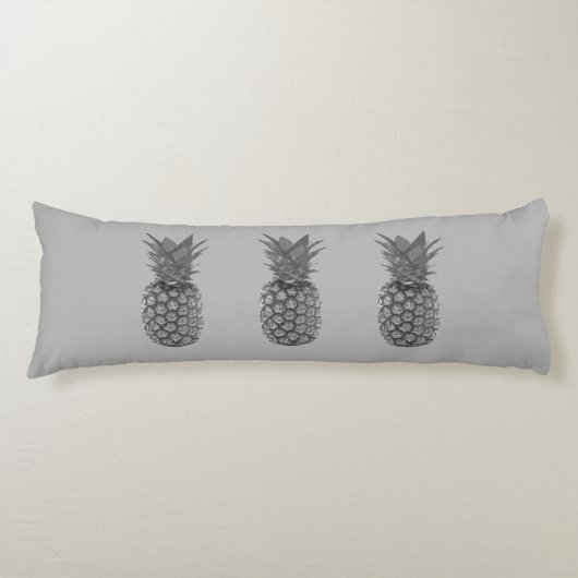 Ananas maakt deel uit van Light Silver Grey Lichaamskussen (Voorkant)