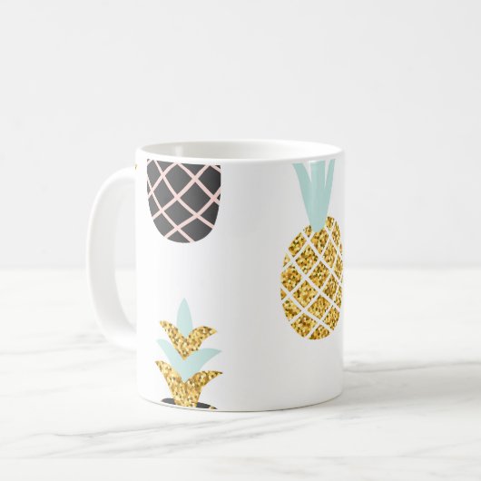 Ananas met gouden glitter, creatief patroon. koffiemok (Voorkant links)