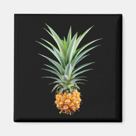 Ananas met groot haar op zwarte achtergrond magneet
