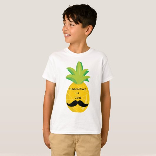 Ananas met Mustache Homeschool is Cool T-shirt (Voorkant volledig)