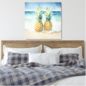 Ananas op het strand Waterverf Canvas Print (Insitu (Slaapkamer))