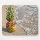 ananas op strand zand muismat (Voorkant)