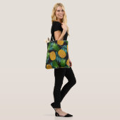 Ananas Palms Zwart Tapestry Tote Bag (Op model)