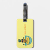 Ananas Surfer Rides Een Wave Thunder_Cove Bagagelabel (Achterkant verticaal)