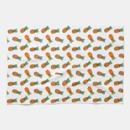 Ananasvruchten op wit theedoek (Horizontaal)