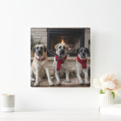 Anatolische herder bij de open haard Kerstmis Vierkante Klok (Huis)