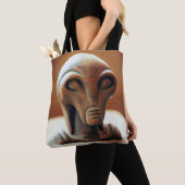 Ancient Alien Statue Tote Bag (Dichtbij)
