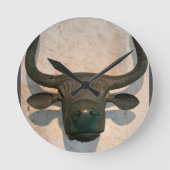 Ancient Bull Ronde Klok (Voorkant)