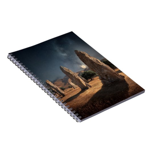 Ancient Monoliths Moonlit Starry Field Notebook Notitieboek (Rechterzijde)
