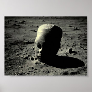 Ancient Weathered Alien Standbeeld op Maan Poster