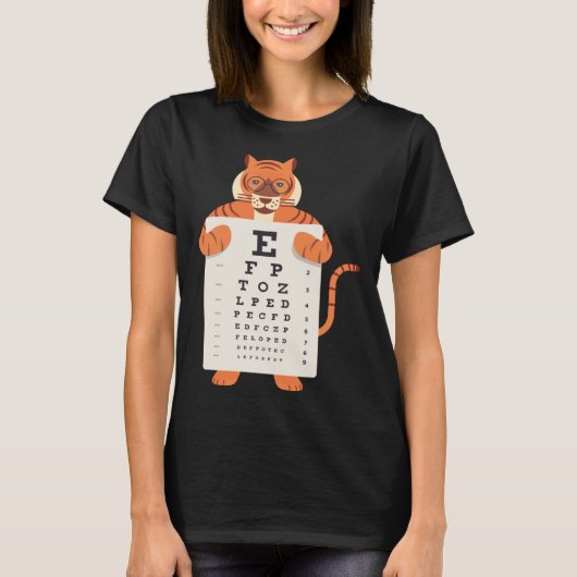 and Cute Tiger with Glasses holding an Eye Chart   T-shirt (Voorkant)