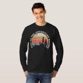 And So The Adventure Begins Fun Camping Hiking Hun T-shirt (Voorkant volledig)