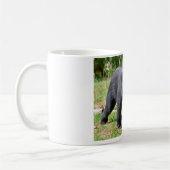 Andesbeer dat op het briefkaart T-Shirt loopt Koffiemok (Links)