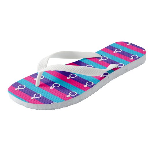 Androgyn trots teenslippers (Schuin)