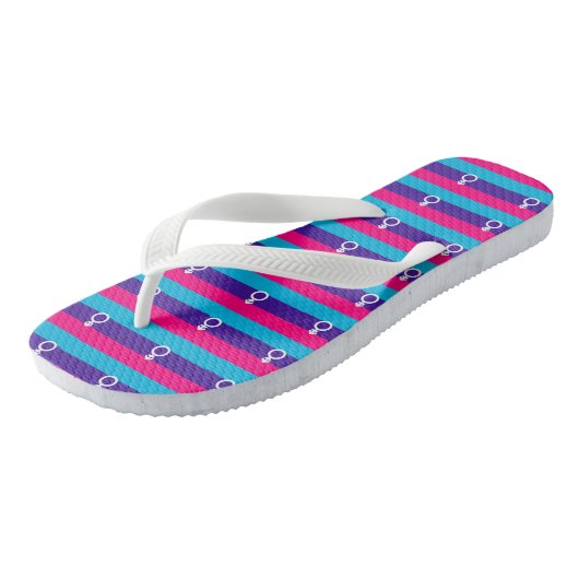 Androgyn trots teenslippers (Schuin)