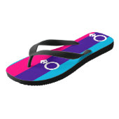 Androgyne trots teenslippers (Schuin)