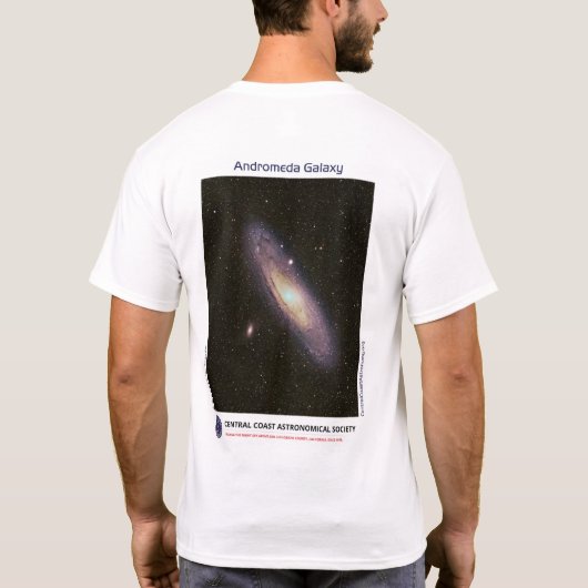 Andromeda Galaxy door Lee Coombs T-shirt voor en a (Achterkant)