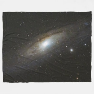 ANDROMEDA GALAXY FLEECE DEKEN