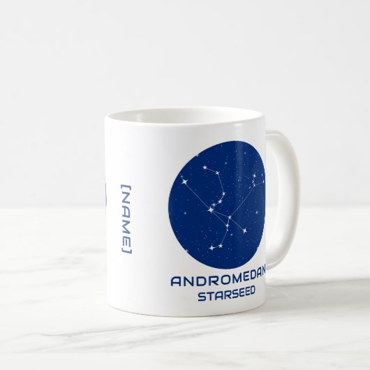 Andromedan Sterrenzaad Mok – Blauw & Wit Ontwerp (Voorkant rechts)