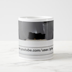 Andy de Perzische kat slaapt graag in de droger. Grote Koffiekop