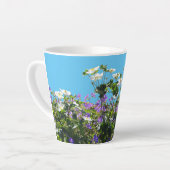 Anemone en Geranium Cust. Blauwe latte Mok (Linkerhoek)