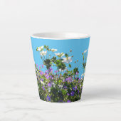 Anemone en Geranium Cust. Blauwe latte Mok (Voorkant)