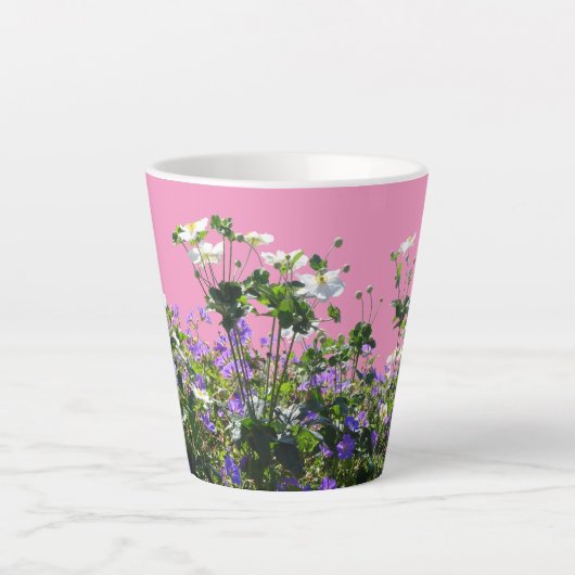 Anemone en Geranium Cust. Roze latte Mok (Voorkant)