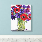 Anemonen in een Glass Jug Canvas Afdruk (Insitu (Houten vloer))