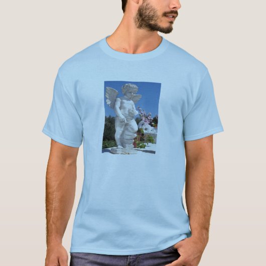 Angel-beeld in lichtblauw t-shirt (Voorkant)