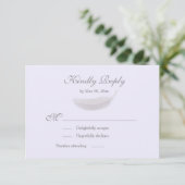 Angel Feather Lila Lavendel Grijs Wedding RSVP Kaart (Staand voorkant)