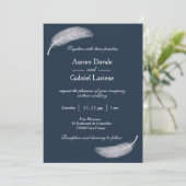 Angel Feather Navy Blue White Whimsical Wedding Kaart (Staand voorkant)