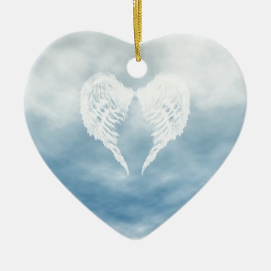 Angel Wings in Cloudy Blue Sky Keramisch Ornament (Voorkant)