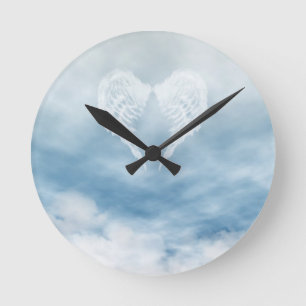 Angel Wings in Cloudy Blue Sky Ronde Klok