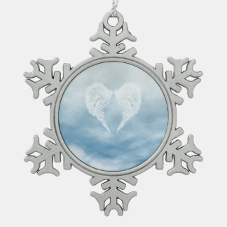 Angel Wings in Cloudy Blue Sky Tin Sneeuwvlok Ornament