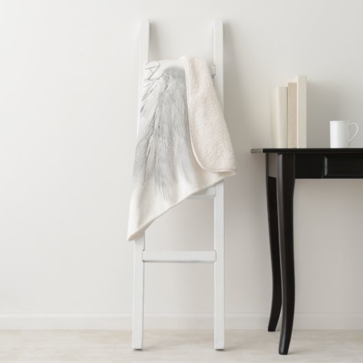 ANGEL WINGS Monogram White Sherpa Deken (In situ)