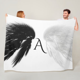 ANGEL WINGS Monogram Zwart + Wit Fleece Deken