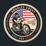 Angeles Crest Highway California Motorcycle Magneet<br><div class="desc">Angeles Crest Highway,  gemaakt in een ,  noodlijdend stijlembleem. Het is een beroemde schilderachtig drive gevonden in Californië.</div>