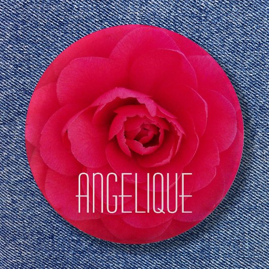 Angelique op een roze Camellia Ronde Button 5,7 Cm