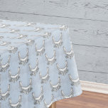 Angels in Sky Blue Floral Tafelkleed<br><div class="desc">Angels in sky blue floral  patroon heeft engelen die een roos vasthouden terwijl ze op een geopende rol zitten. Lichte paarse rozen op naadloze achtergrond.</div>